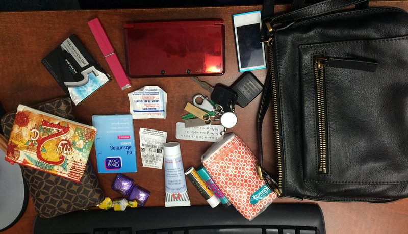 Illustration for article titled What’s in your bag?